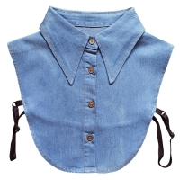 Lichtblauw denim kraagje met lange puntkraag