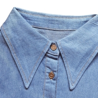 Lichtblauw denim kraagje met lange puntkraag